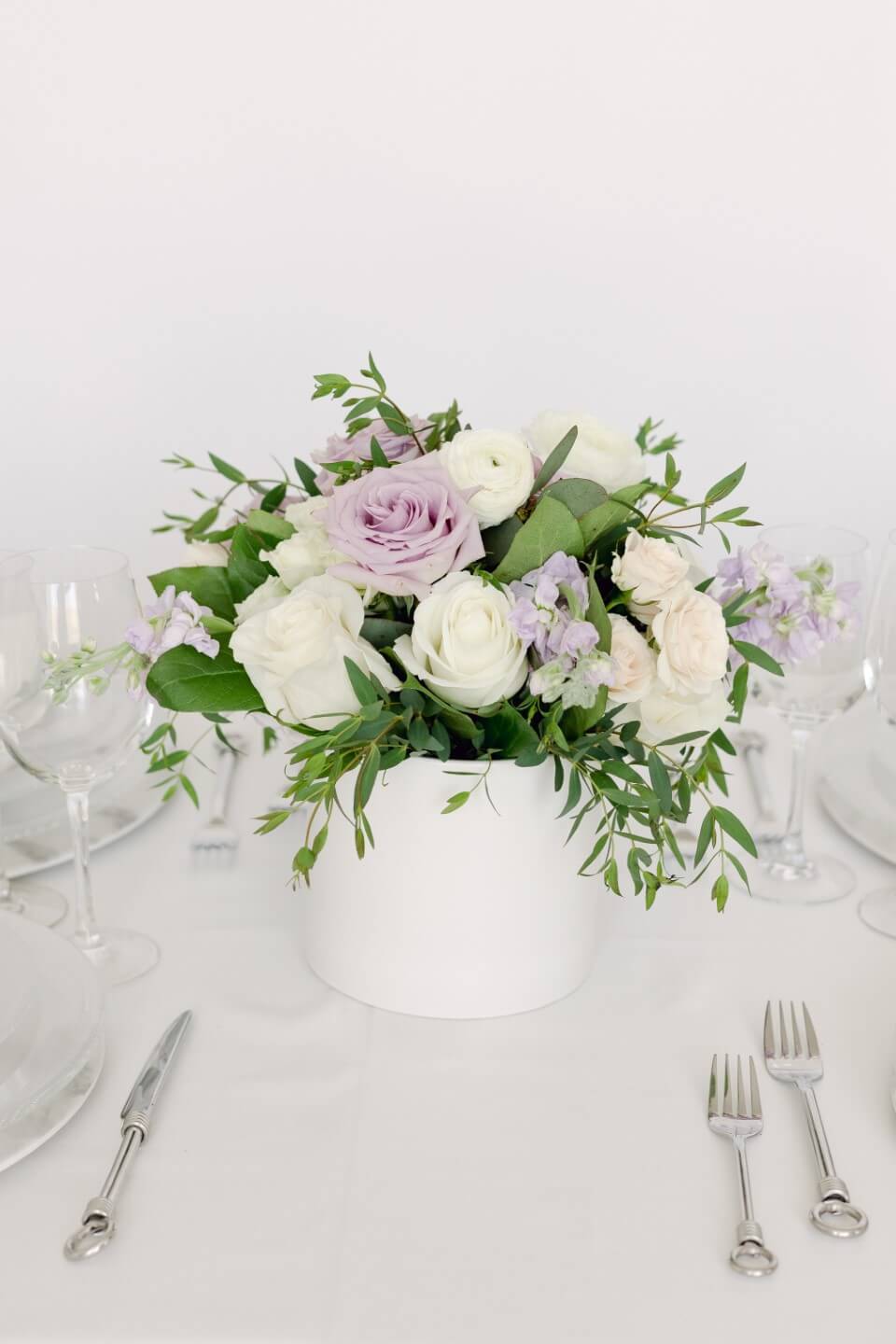 Eau de Lavende || petite centerpiece white