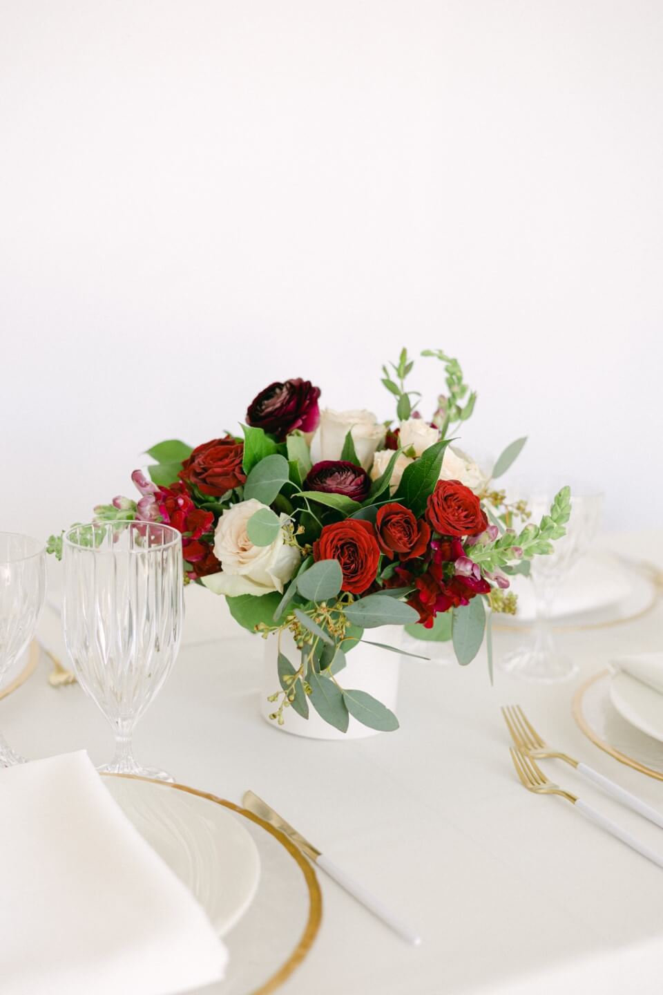 Bordeaux || petite centerpiece white