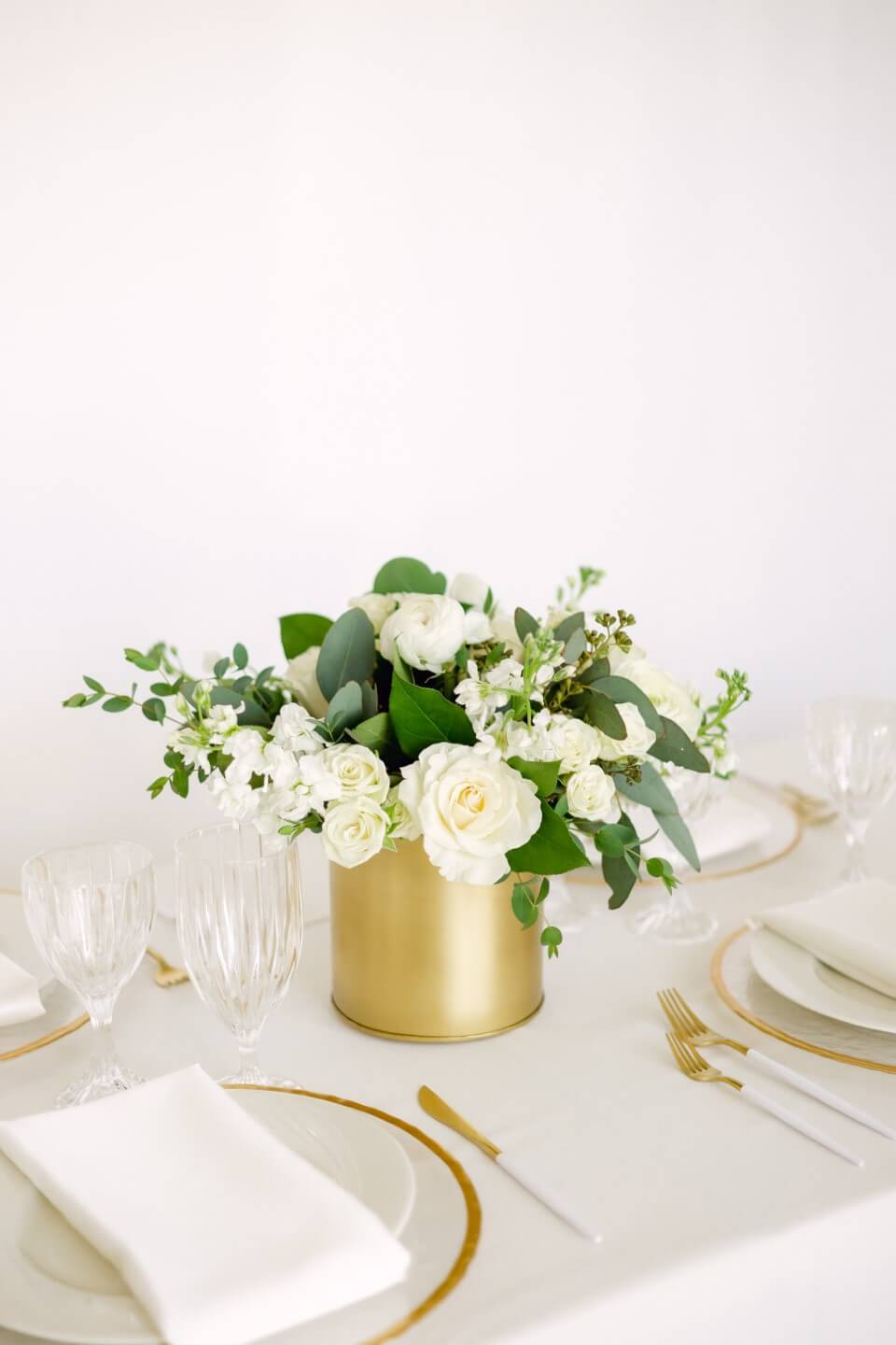 Classique Blanc || grand centerpiece gold